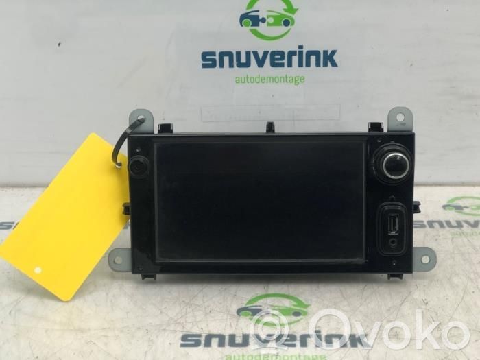 Renault Clio IV Panel / Radioodtwarzacz CD/DVD/GPS 