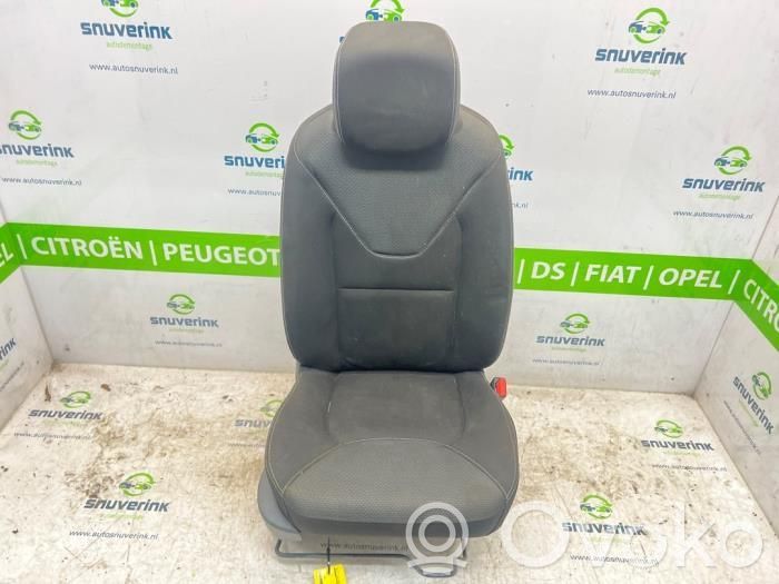 Renault Clio IV Etumatkustajan istuin 