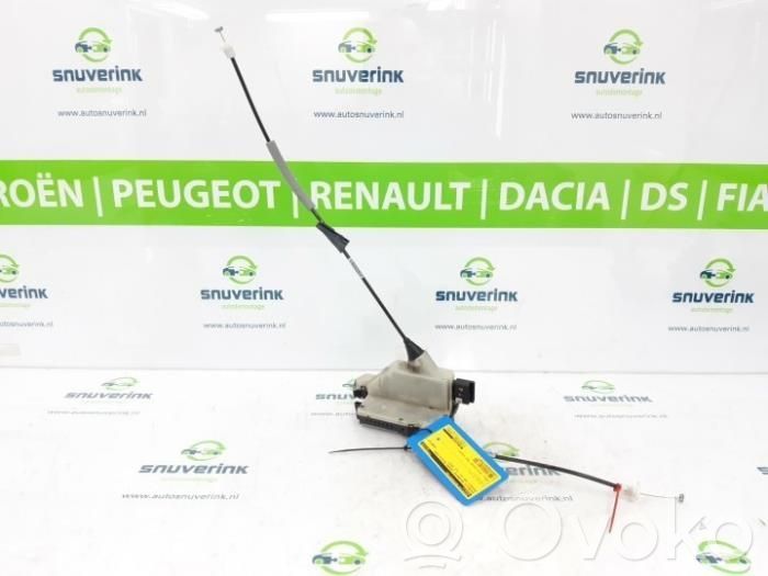 Peugeot 208 I Zamek drzwi przednich 
