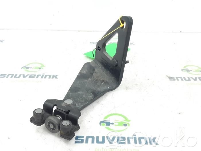 Opel Vivaro Guida/cerniera inferiore del rullo del portellone scorrevole