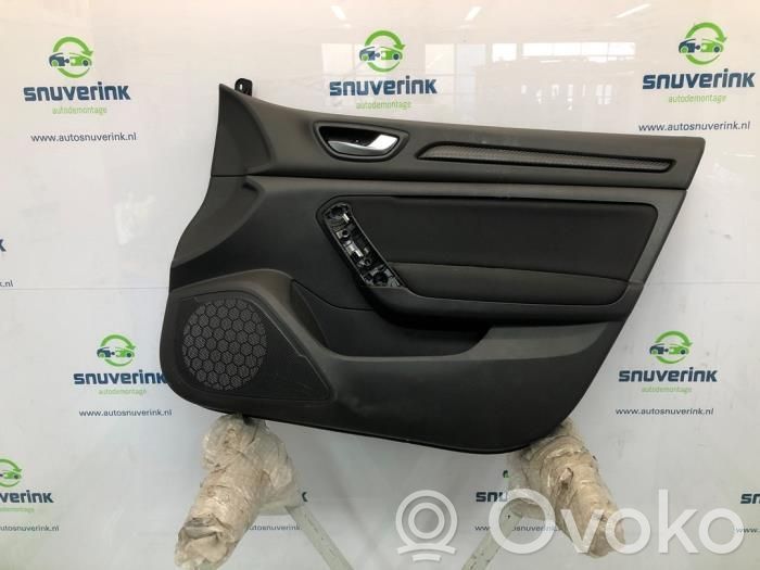 Renault Megane IV Revestimiento de puerta delantera 