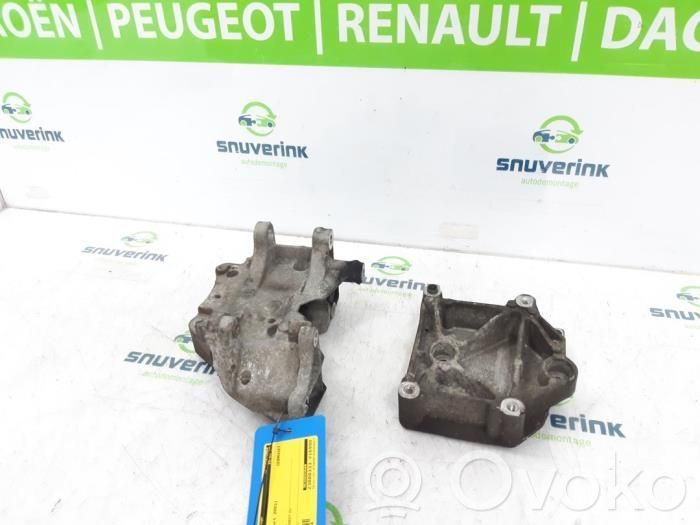 Peugeot 206 Generator/alternator bracket 