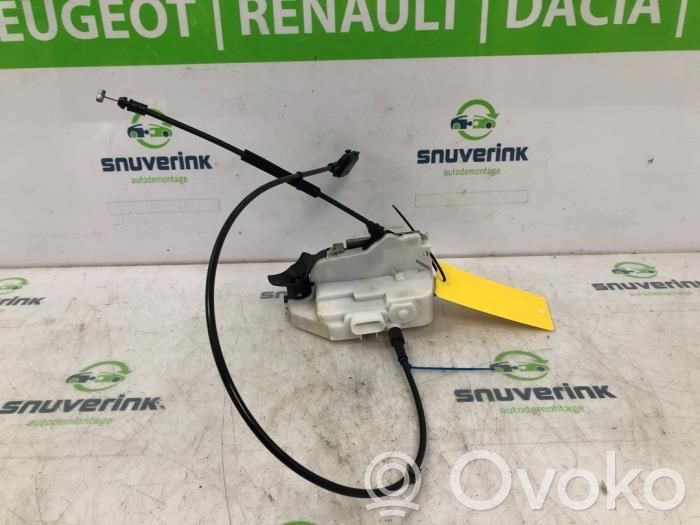 Renault Twingo II Etuoven lukko 
