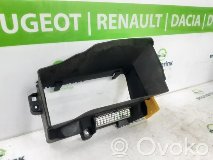 Renault Megane IV Wlot / Kanał powietrza intercoolera 