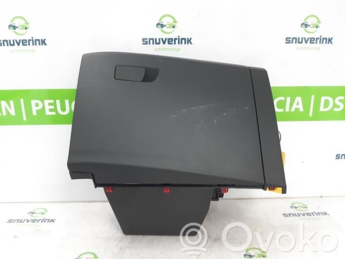 Renault Arkana Juego guantera 