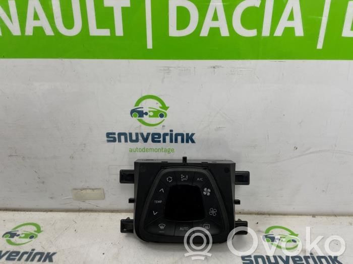 Peugeot 108 Climate control unit 