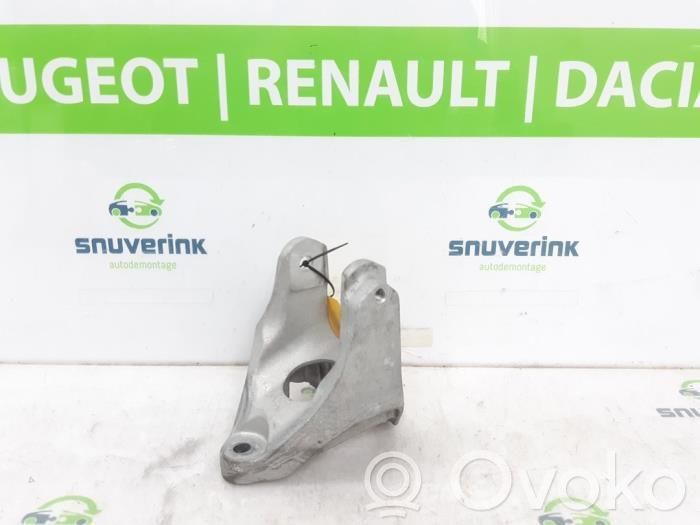 Renault Megane E-Tech Engine mount bracket 