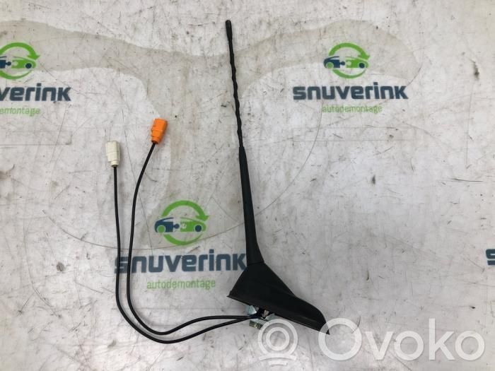 Opel Corsa F Radion antenni 