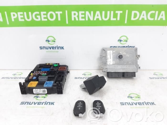 Peugeot 208 II Engine control unit/module 
