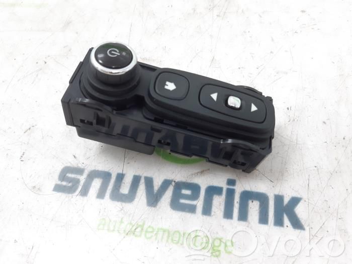 Unidad central de control multimedia   253B08400R