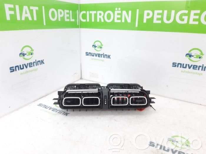 Citroen C3 Aircross Dysze / Kratki środkowego nawiewu deski rozdzielczej 
