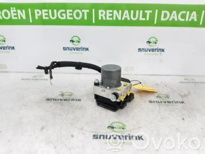 Renault Captur II ABS bloks 