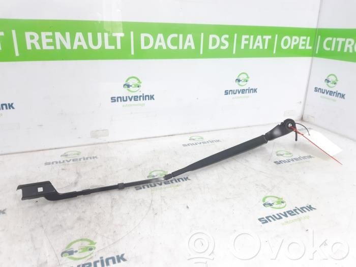 Renault Megane E-Tech Front wiper blade arm 