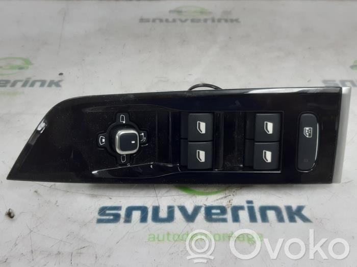 Opel Astra L Electric window control switch 