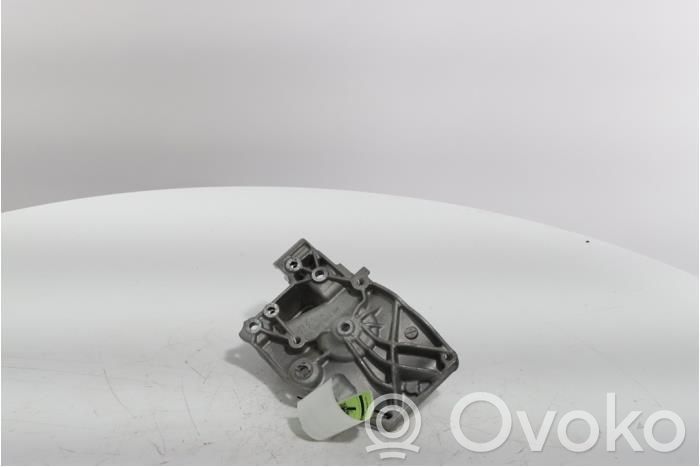 Opel Combo E Ģeneratora stiprinājums 