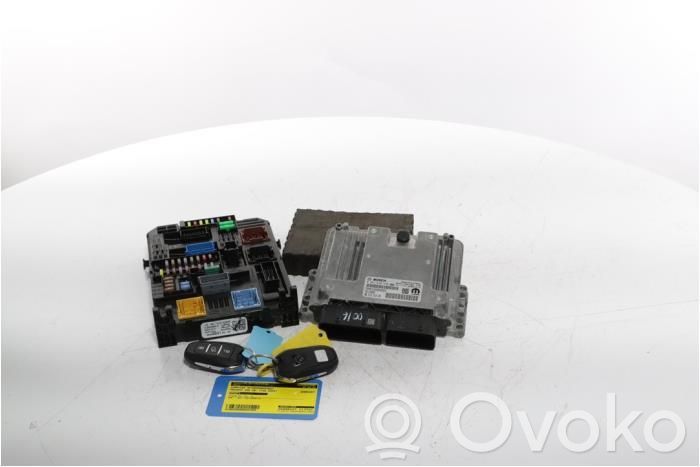 Peugeot 208 II Engine control unit/module 