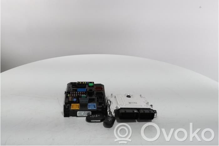 Peugeot 208 II Engine control unit/module 