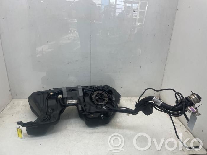 Mercedes-Benz C W205 Serbatoio del carburante