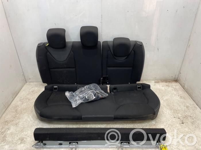 Renault Clio IV Takaistuin 