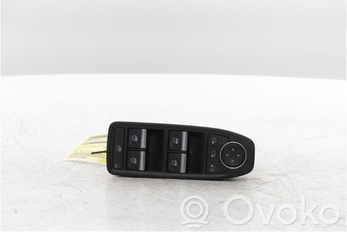 Renault Captur II Electric window control switch 