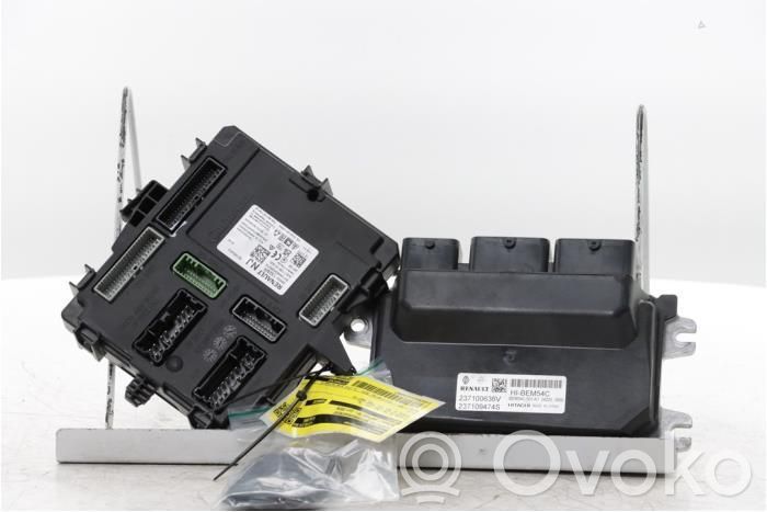 Renault Captur II Engine control unit/module 
