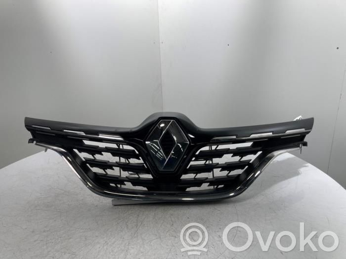 Renault Captur II Grotelės viršutinės 