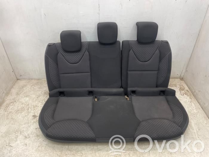 Renault Clio IV Takaistuin 