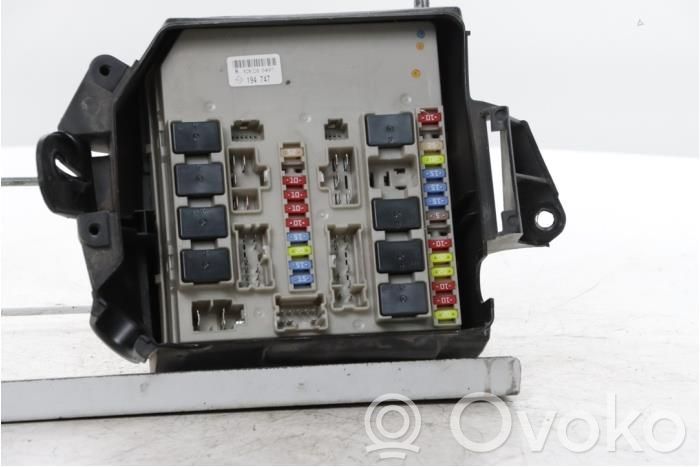 Renault Clio III Juego de caja de fusibles 