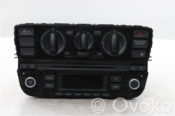 Volkswagen Up Panel / Radioodtwarzacz CD/DVD/GPS 