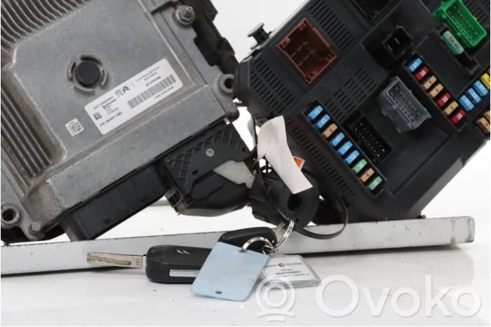 Citroen C4 Cactus Unidad de control/módulo del motor