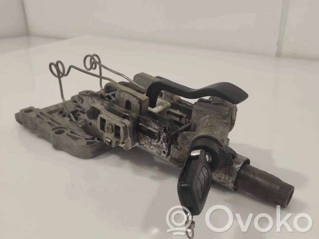 Audi A6 S6 C5 4B Ignition lock 