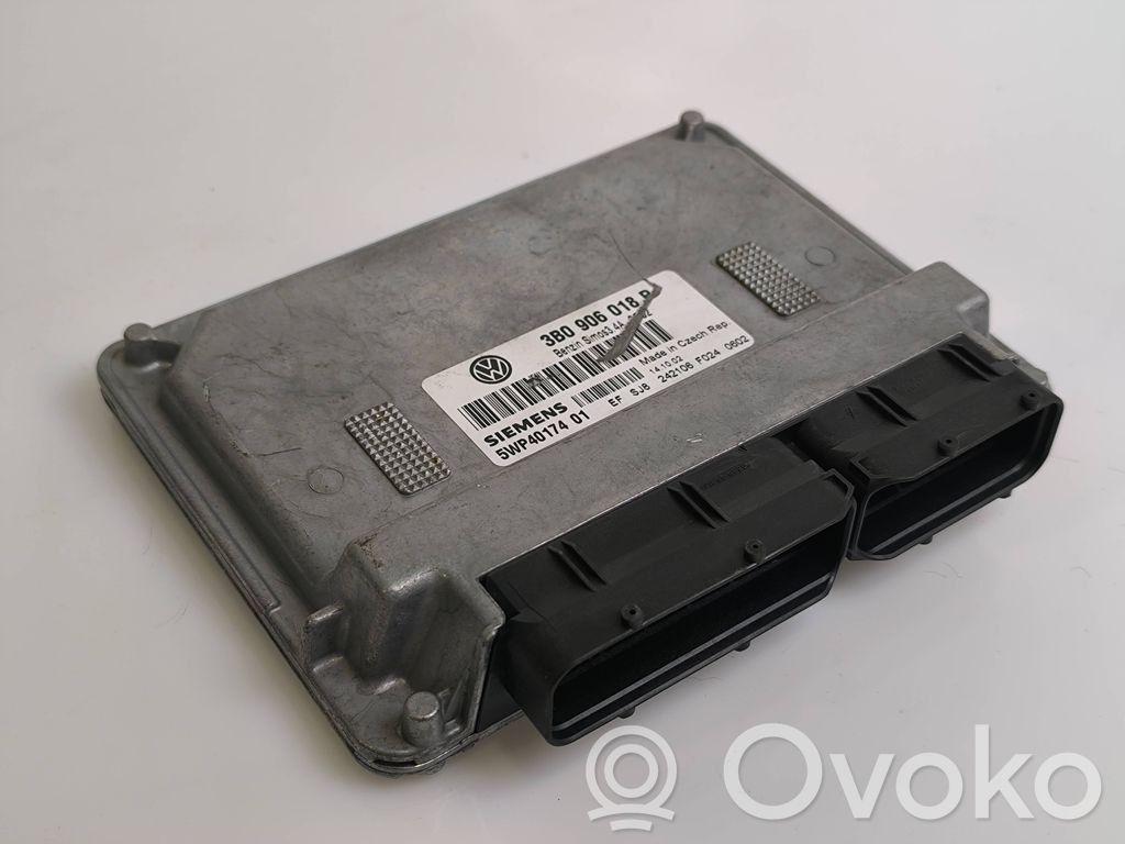 Volkswagen PASSAT B5.5 Engine control unit/module 