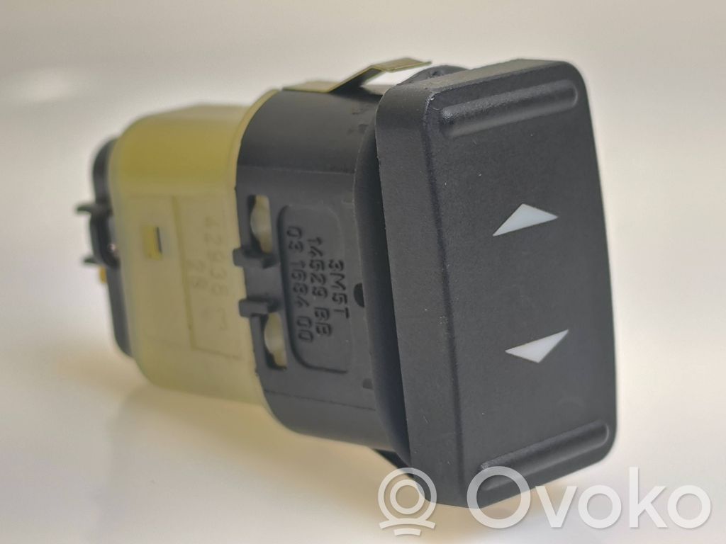 Electric window control switch   03168400,3M5T,14529BB