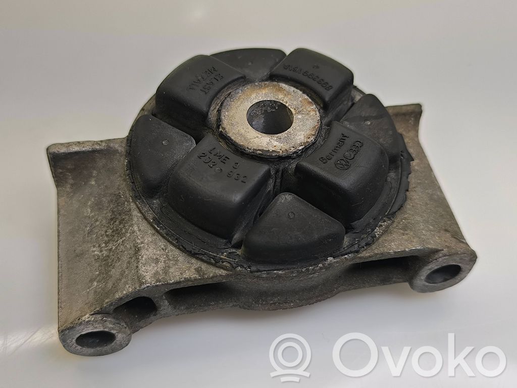 Audi 80 90 B3 Engine mount bracket 
