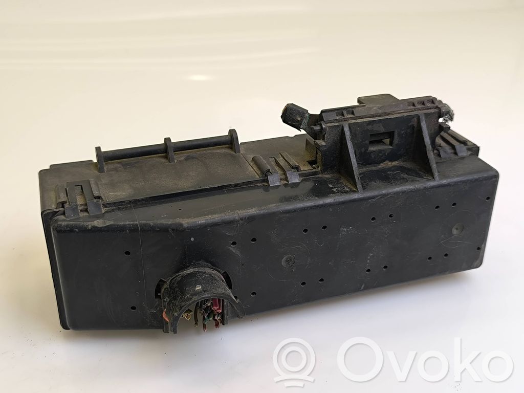 Audi A5 8T 8F Fuse module 