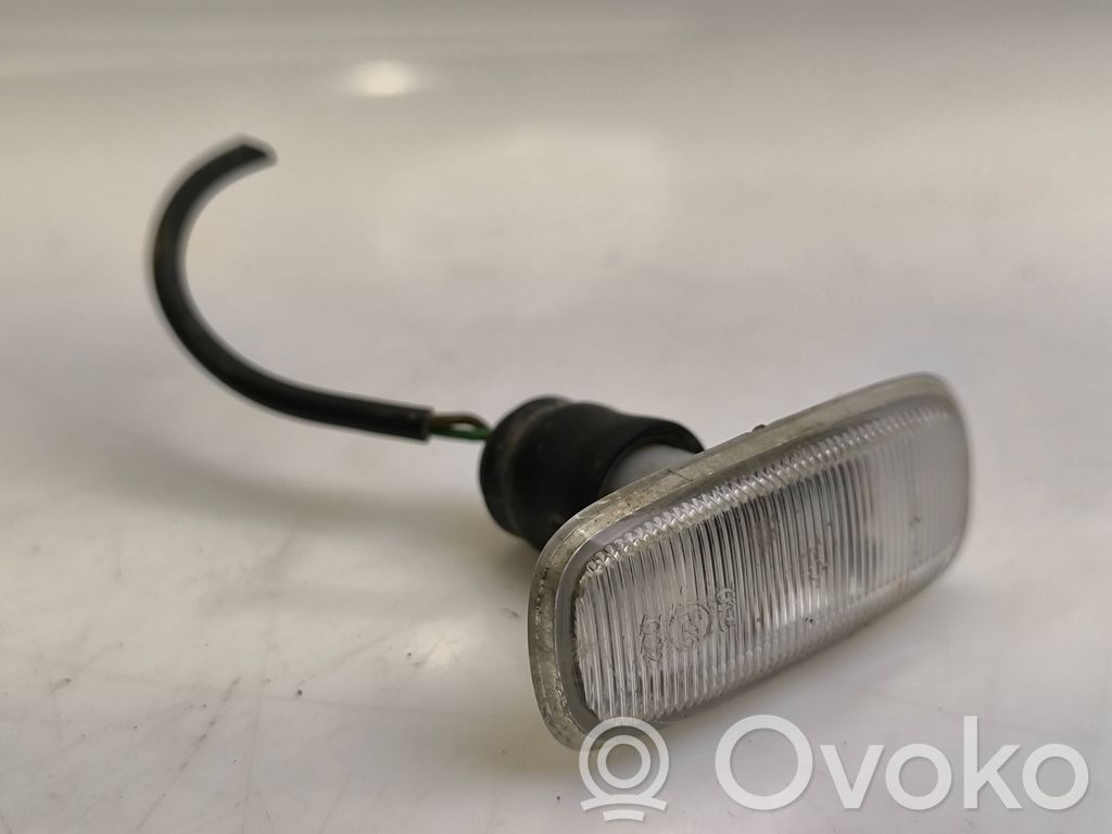 Audi A6 S6 C5 4B Front fender indicator light 