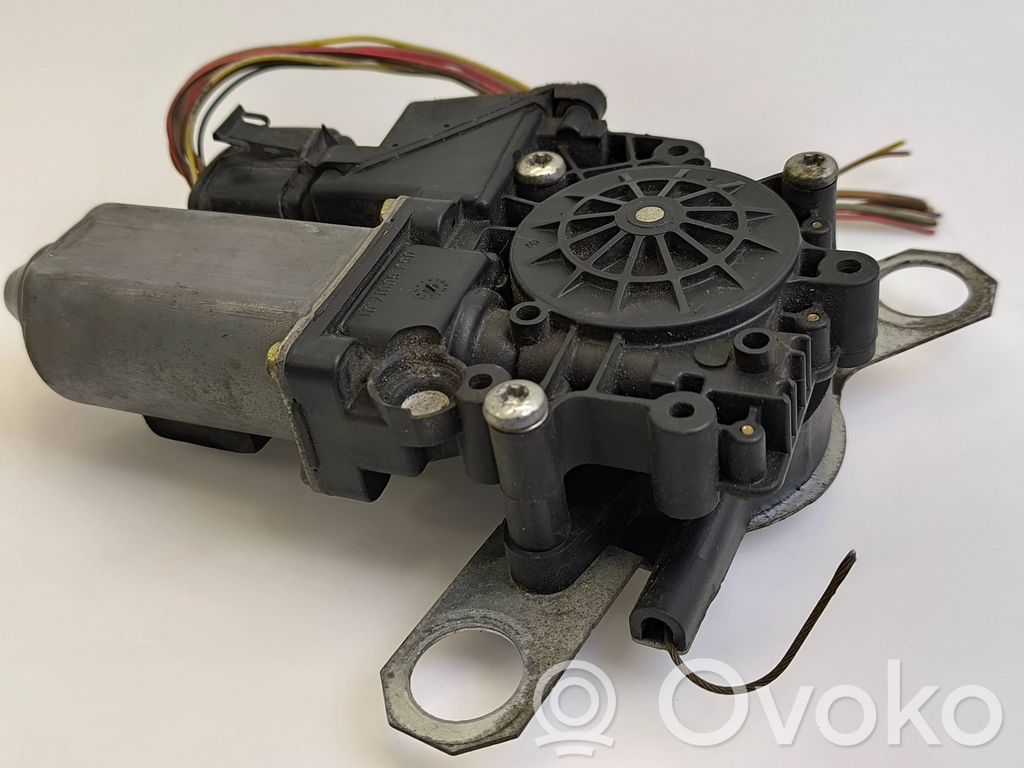 Audi A6 S6 C5 4B Priekinio lango pakelėjo varikliukas 