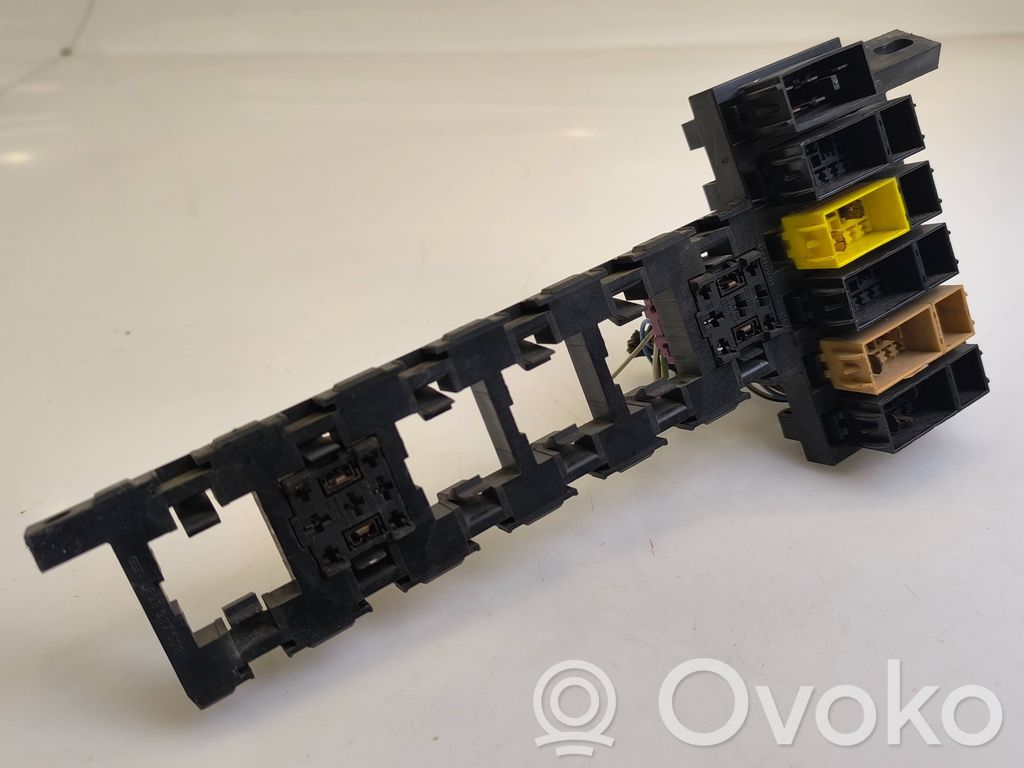 Audi 80 90 B3 Juego de caja de fusibles 
