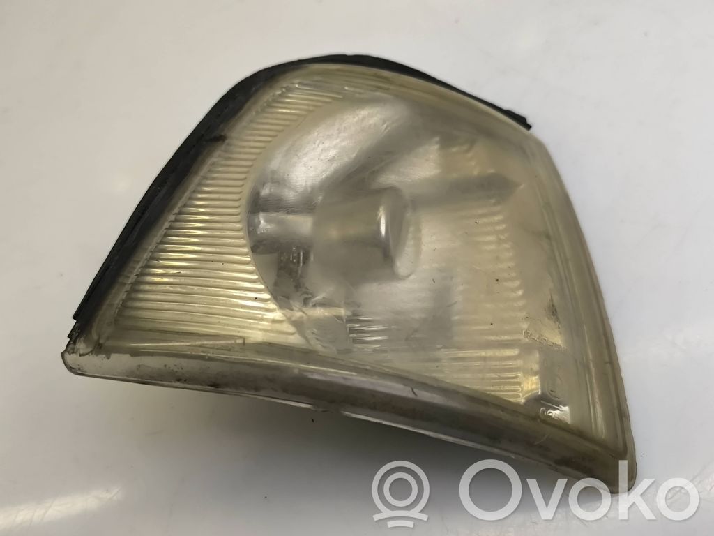 Audi 80 90 S2 B4 Front indicator light 