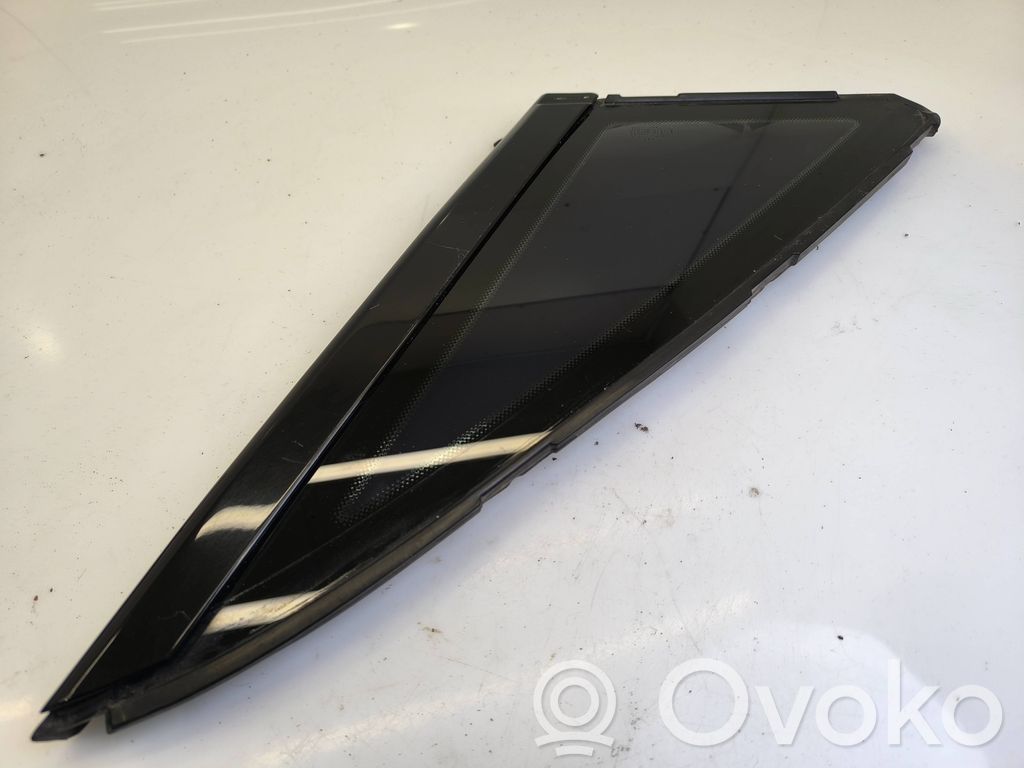 Audi A8 S8 D2 4D Rear side window 