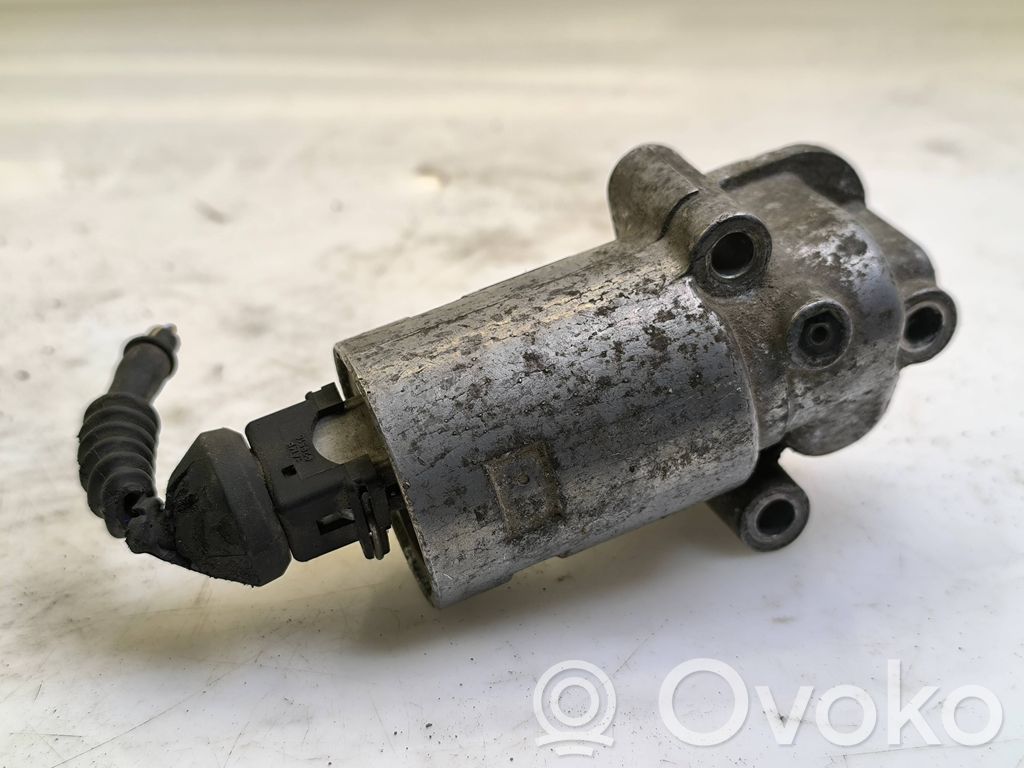 Audi A8 S8 D2 4D Leerlaufregler Leerlaufregelventil 
