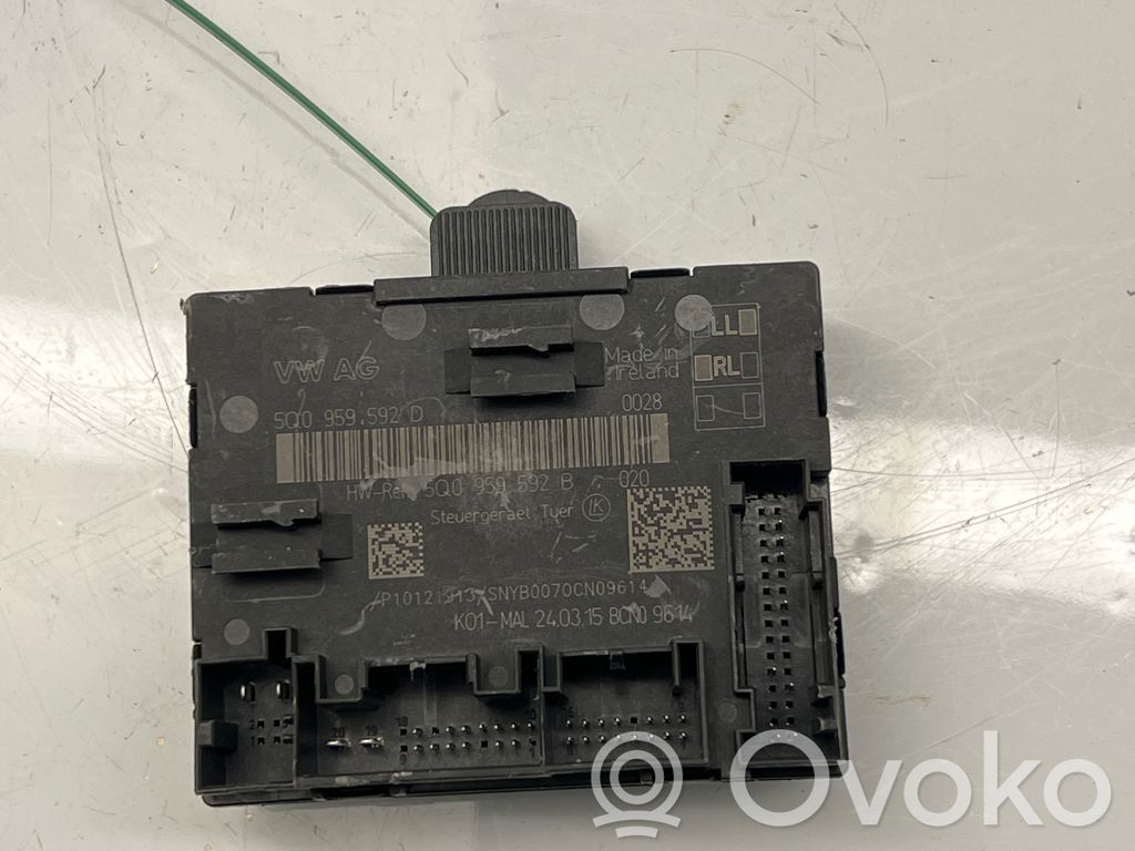 Volkswagen PASSAT B7 Door control unit/module 