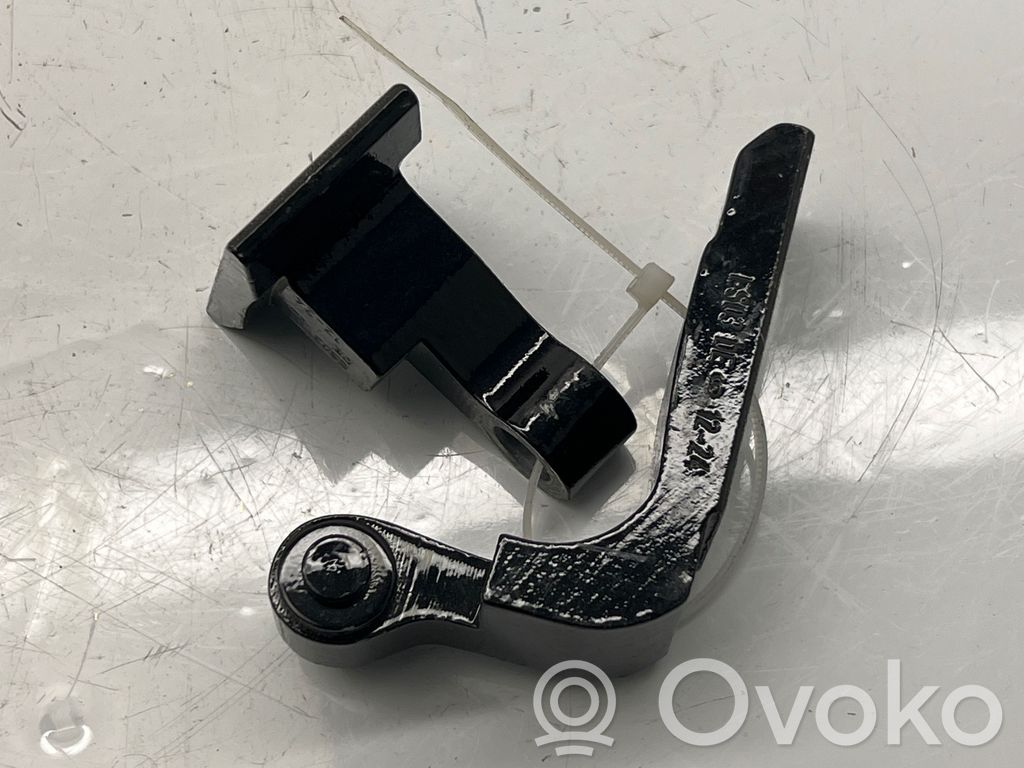 Front door upper hinge   ES03DE