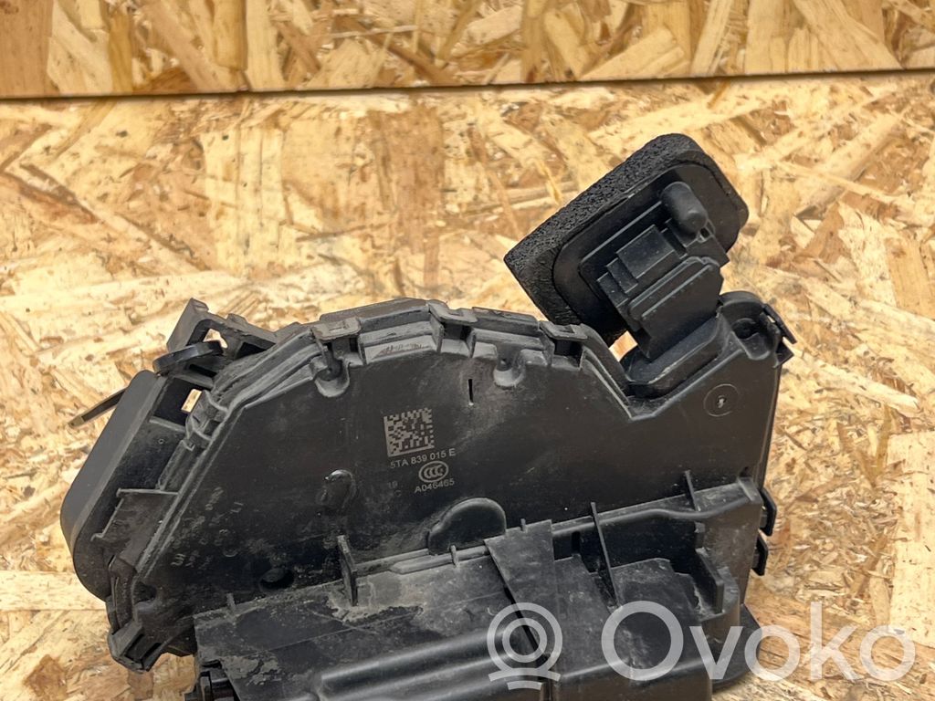 Volkswagen PASSAT B8 Rear door lock 