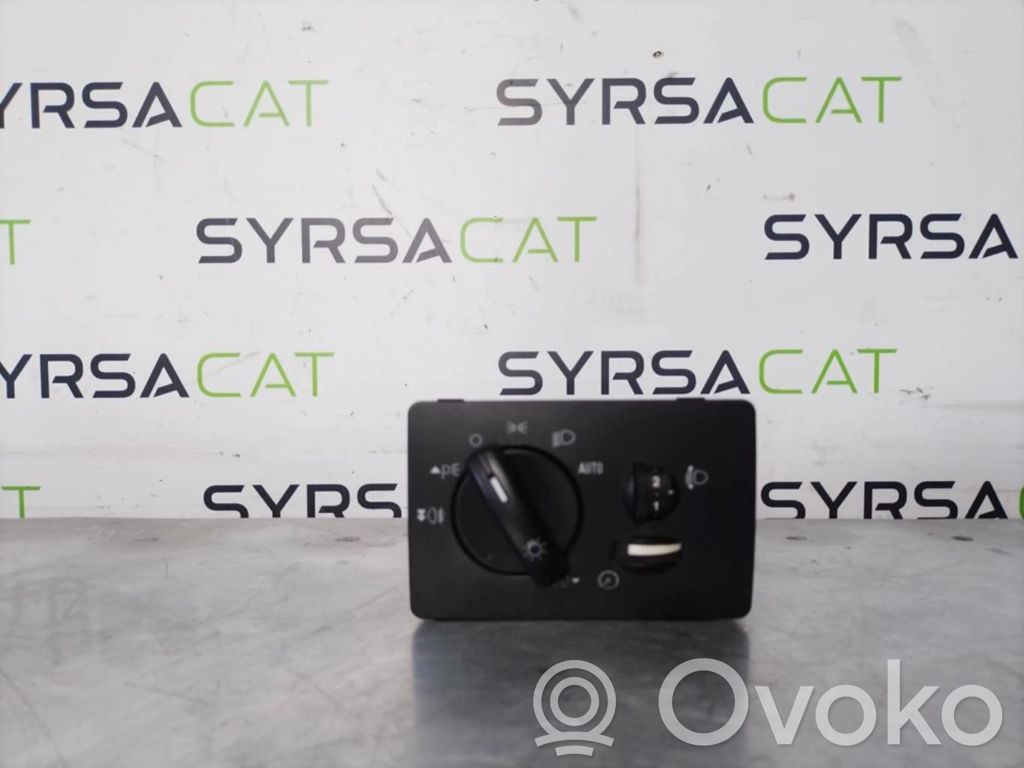 Light switch   3M5T13A024