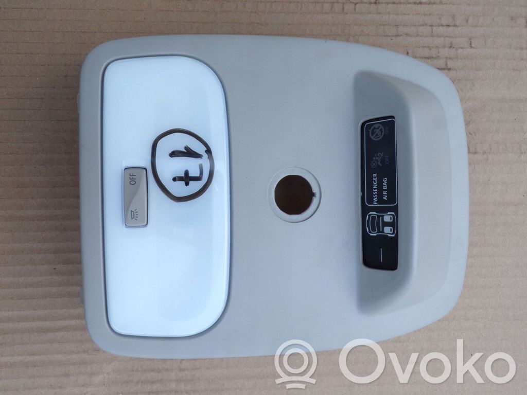 Renault Twingo III Front seat light 