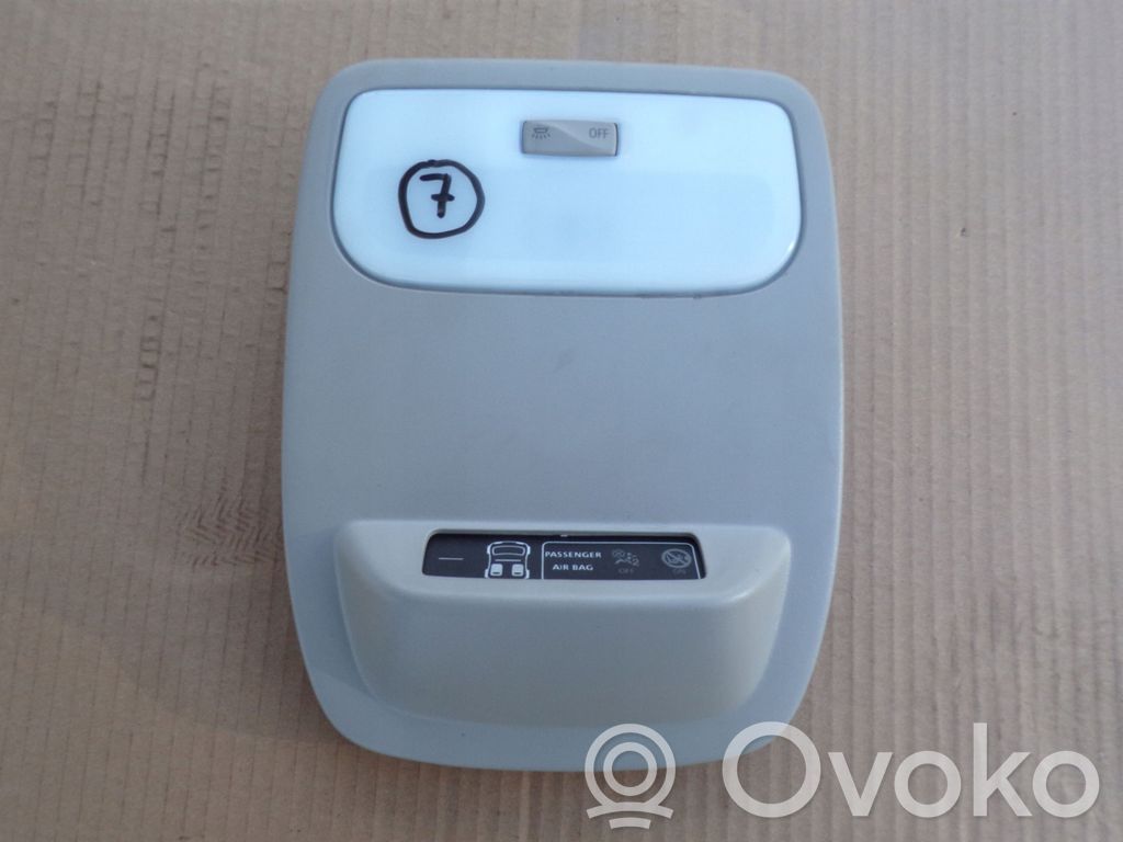 Renault Twingo III Front seat light 