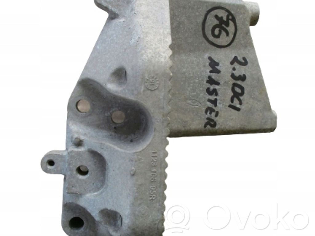 Renault Master III Engine mounting bracket 