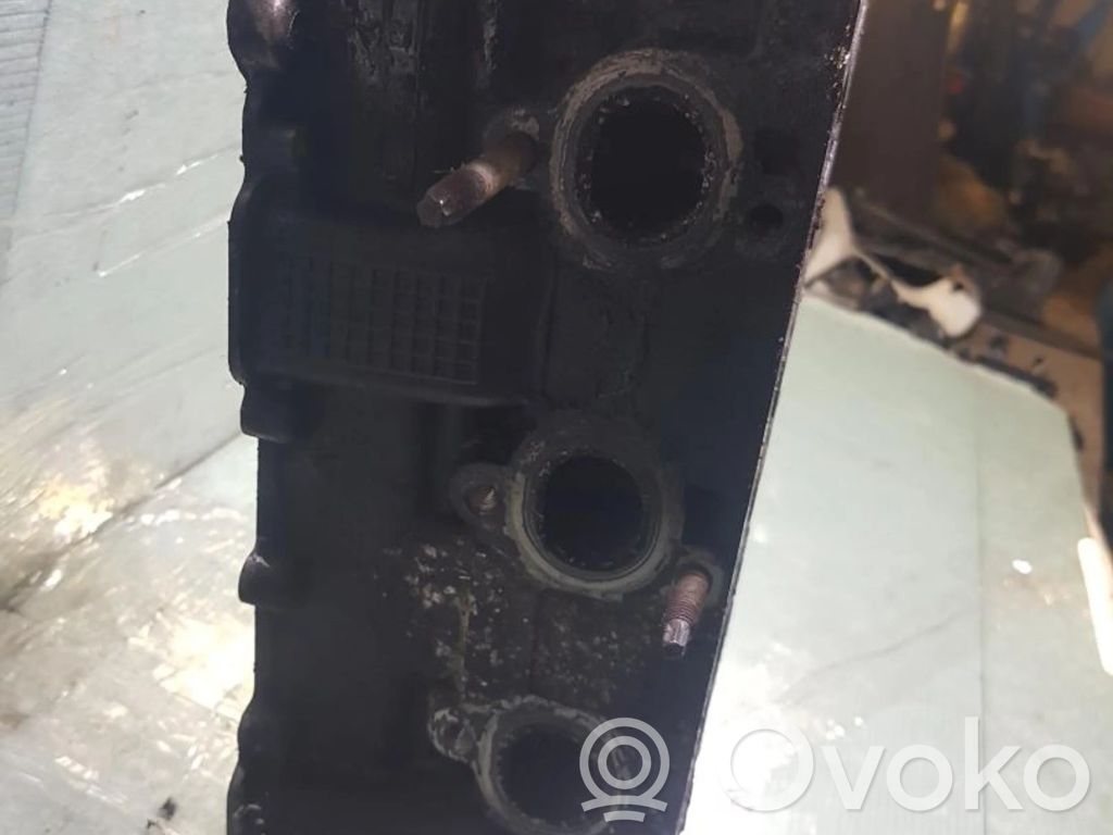 Peugeot 3008 I Engine head 