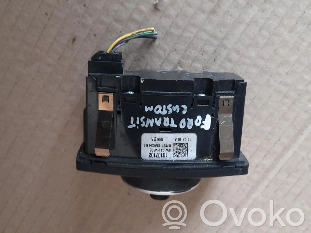 Light switch   10107102